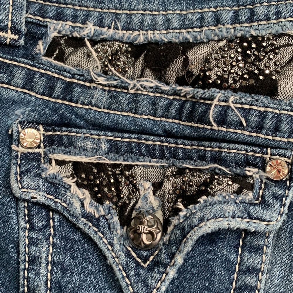 ❤️MISS ME  Denim Jeans-cutoff shorts size 27 Lace Embellished Short Shorts